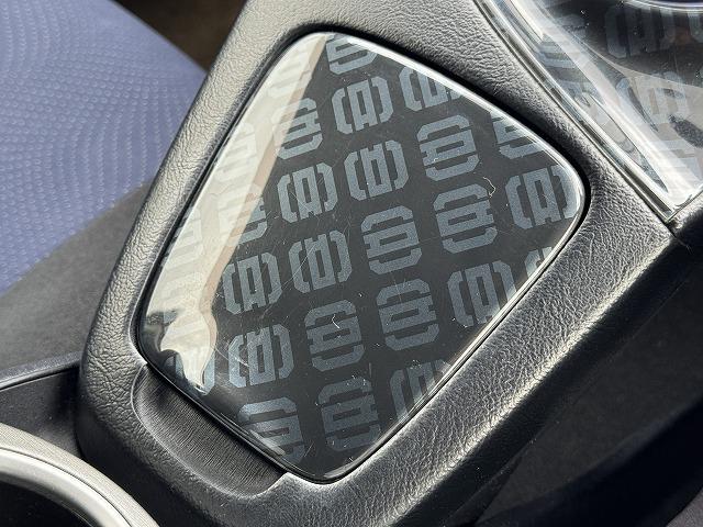 プリウス S 純正8型SDナビTV バックカメラ Bluetooth接続 HIDヘッド 社外フロント・リアバンパー スマートキー プッシュスタート ステアリングスイッチ ビルドインETC 純正15インチアルミ(16枚目)