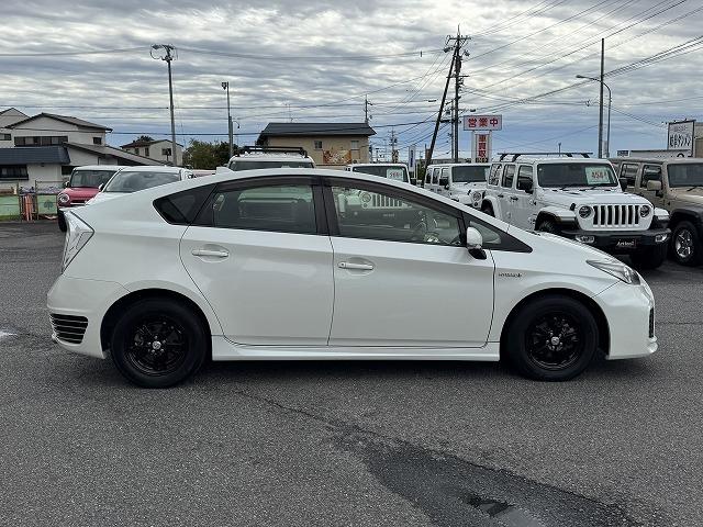 プリウス S 純正8型SDナビTV バックカメラ Bluetooth接続 HIDヘッド 社外フロント・リアバンパー スマートキー プッシュスタート ステアリングスイッチ ビルドインETC 純正15インチアルミ(23枚目)