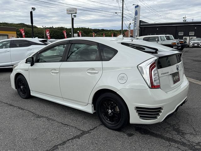 プリウス S 純正8型SDナビTV バックカメラ Bluetooth接続 HIDヘッド 社外フロント・リアバンパー スマートキー プッシュスタート ステアリングスイッチ ビルドインETC 純正15インチアルミ(26枚目)