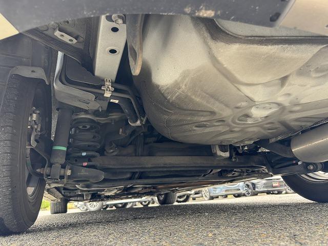 プリウス S 純正8型SDナビTV バックカメラ Bluetooth接続 HIDヘッド 社外フロント・リアバンパー スマートキー プッシュスタート ステアリングスイッチ ビルドインETC 純正15インチアルミ(33枚目)