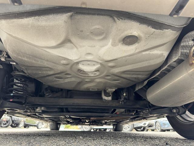 プリウス S 純正8型SDナビTV バックカメラ Bluetooth接続 HIDヘッド 社外フロント・リアバンパー スマートキー プッシュスタート ステアリングスイッチ ビルドインETC 純正15インチアルミ(34枚目)