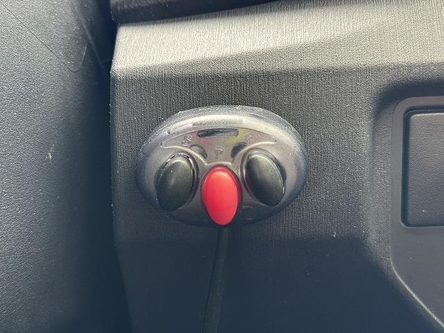 プリウス S 純正8型SDナビTV バックカメラ Bluetooth接続 HIDヘッド 社外フロント・リアバンパー スマートキー プッシュスタート ステアリングスイッチ ビルドインETC 純正15インチアルミ(46枚目)