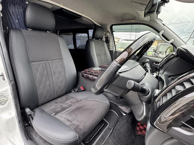 ハイエースバン スーパーGL ダークプライム ベットキット 社外フロントバンパー 社外テール 社外16インチアルミ フリップダウンモニター 社外ナビTV バックカメラ AC100V電源 両側スライドドア スマートキー ウッドコンビステアリング(6枚目)