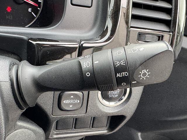 ハイエースバン スーパーGL ダークプライム ベットキット 社外フロントバンパー 社外テール 社外16インチアルミ フリップダウンモニター 社外ナビTV バックカメラ AC100V電源 両側スライドドア スマートキー ウッドコンビステアリング(16枚目)