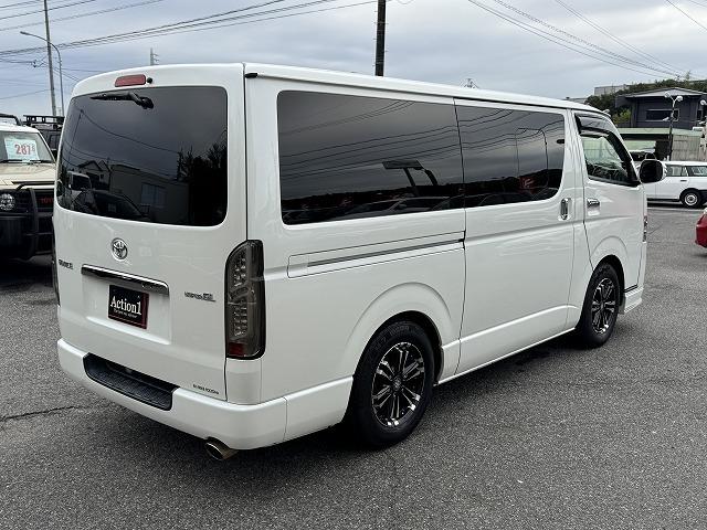 ハイエースバン スーパーGL ダークプライム ベットキット 社外フロントバンパー 社外テール 社外16インチアルミ フリップダウンモニター 社外ナビTV バックカメラ AC100V電源 両側スライドドア スマートキー ウッドコンビステアリング(24枚目)