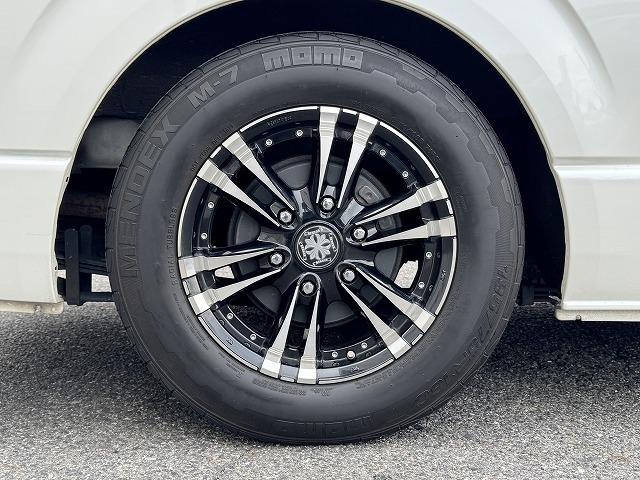 ハイエースバン スーパーGL ダークプライム ベットキット 社外フロントバンパー 社外テール 社外16インチアルミ フリップダウンモニター 社外ナビTV バックカメラ AC100V電源 両側スライドドア スマートキー ウッドコンビステアリング(31枚目)