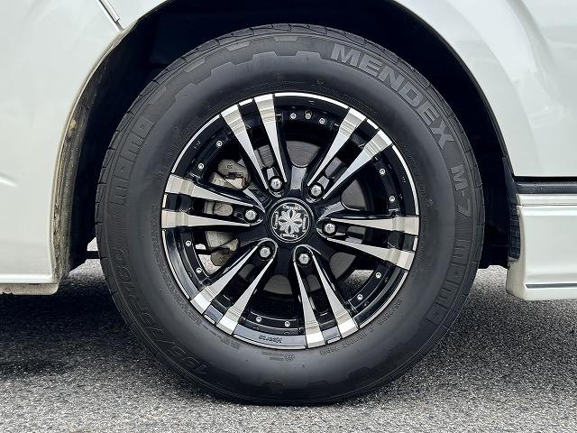 ハイエースバン スーパーGL ダークプライム ベットキット 社外フロントバンパー 社外テール 社外16インチアルミ フリップダウンモニター 社外ナビTV バックカメラ AC100V電源 両側スライドドア スマートキー ウッドコンビステアリング(32枚目)