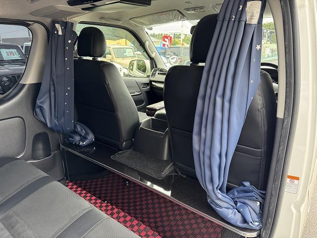 ハイエースバン スーパーGL ダークプライム ベットキット 社外フロントバンパー 社外テール 社外16インチアルミ フリップダウンモニター 社外ナビTV バックカメラ AC100V電源 両側スライドドア スマートキー ウッドコンビステアリング(41枚目)