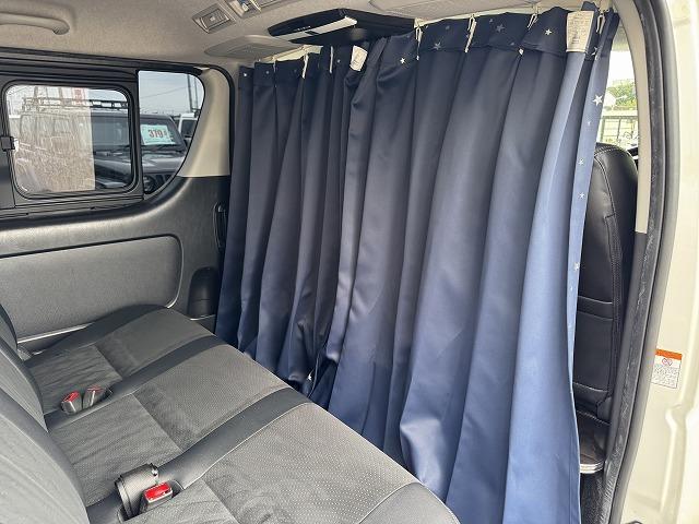 ハイエースバン スーパーGL ダークプライム ベットキット 社外フロントバンパー 社外テール 社外16インチアルミ フリップダウンモニター 社外ナビTV バックカメラ AC100V電源 両側スライドドア スマートキー ウッドコンビステアリング(42枚目)