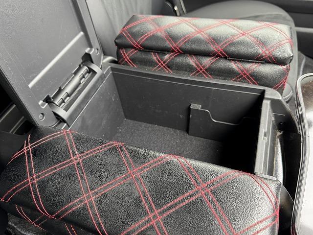 ハイエースバン スーパーGL ダークプライム ベットキット 社外フロントバンパー 社外テール 社外16インチアルミ フリップダウンモニター 社外ナビTV バックカメラ AC100V電源 両側スライドドア スマートキー ウッドコンビステアリング(53枚目)