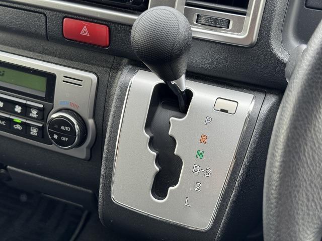 ハイエースバン ロングスーパーGL 両側電動スライドドア フリップダウンモニター 純正ナビTV バックカメラ 社外15インチアルミ LEDヘッド ステアリングスイッチ オートエアコン キーレスエントリー Bluetooth接続 ETC(13枚目)