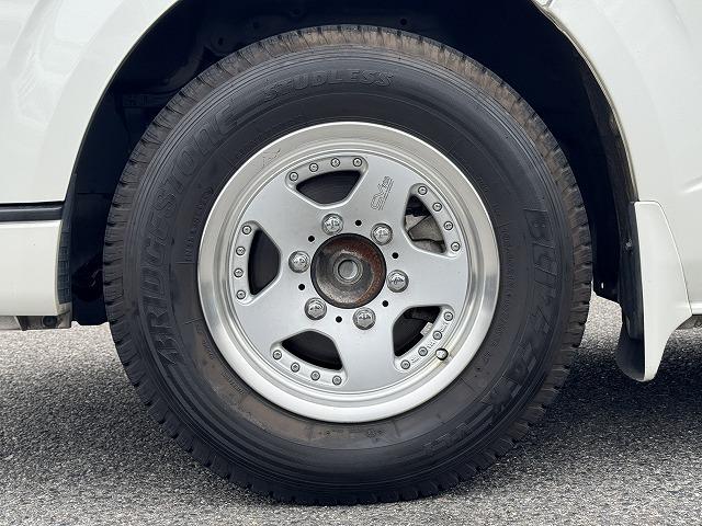 ハイエースバン ロングスーパーGL 両側電動スライドドア フリップダウンモニター 純正ナビTV バックカメラ 社外15インチアルミ LEDヘッド ステアリングスイッチ オートエアコン キーレスエントリー Bluetooth接続 ETC(29枚目)