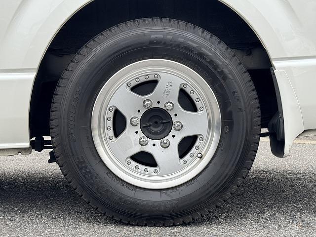 ハイエースバン ロングスーパーGL 両側電動スライドドア フリップダウンモニター 純正ナビTV バックカメラ 社外15インチアルミ LEDヘッド ステアリングスイッチ オートエアコン キーレスエントリー Bluetooth接続 ETC(30枚目)