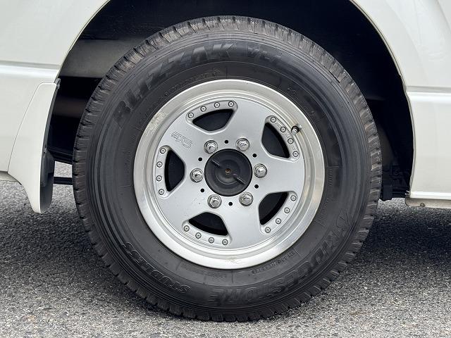 ハイエースバン ロングスーパーGL 両側電動スライドドア フリップダウンモニター 純正ナビTV バックカメラ 社外15インチアルミ LEDヘッド ステアリングスイッチ オートエアコン キーレスエントリー Bluetooth接続 ETC(31枚目)