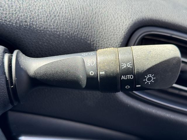 プリウス S 社外フルエアロ 純正ナビTV バックカメラ LEDヘッド スマートキー ステアリングスイッチ シートカバー 前後ドライブレコーダー 純正15インチアルミ オートライト Bluetooth接続 ETC(10枚目)