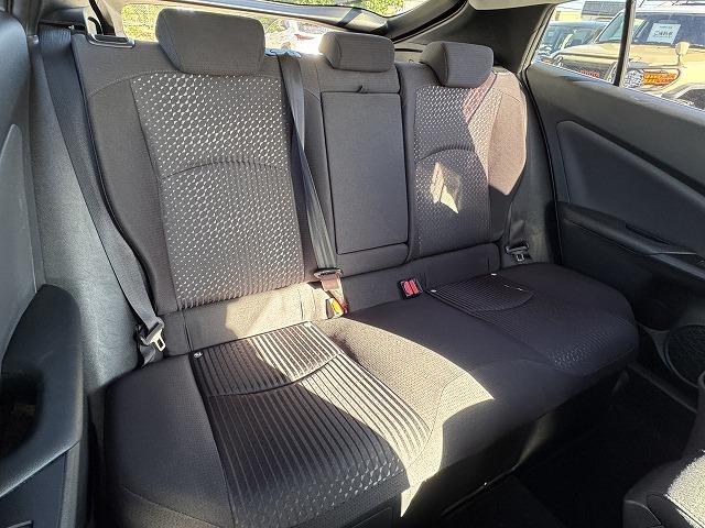 プリウス Sセーフティプラス トヨタセーフティセンス レーダークルーズコントロール 社外ナビTV バックカメラ パーキングアシスト LEDヘッド オートマチックハイビーム クリアランスソナー ステアリングスイッチ 15インチアルミ(7枚目)