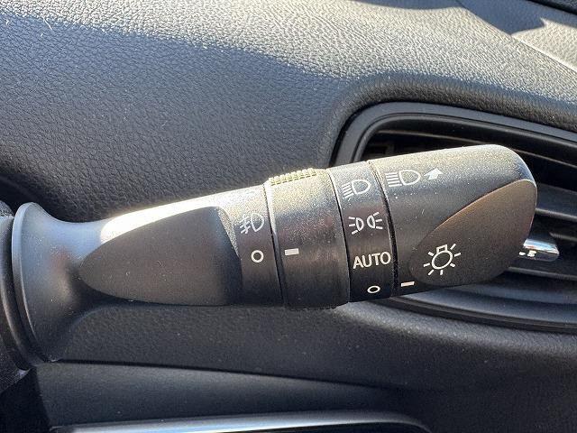 プリウス Sセーフティプラス トヨタセーフティセンス レーダークルーズコントロール 社外ナビTV バックカメラ パーキングアシスト LEDヘッド オートマチックハイビーム クリアランスソナー ステアリングスイッチ 15インチアルミ(11枚目)