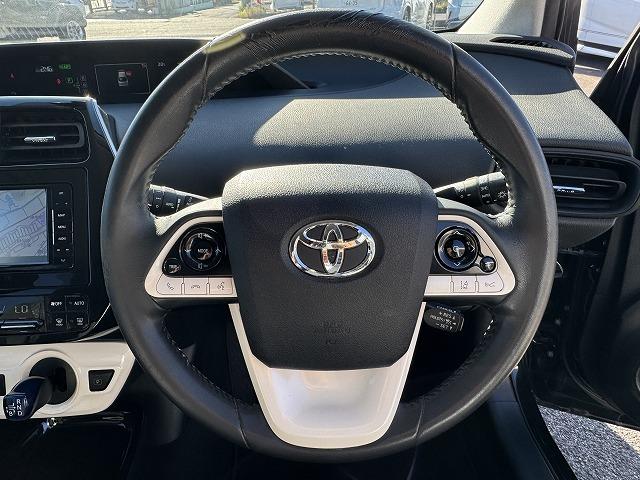 プリウス Sセーフティプラス トヨタセーフティセンス レーダークルーズコントロール 社外ナビTV バックカメラ パーキングアシスト LEDヘッド オートマチックハイビーム クリアランスソナー ステアリングスイッチ 15インチアルミ(13枚目)