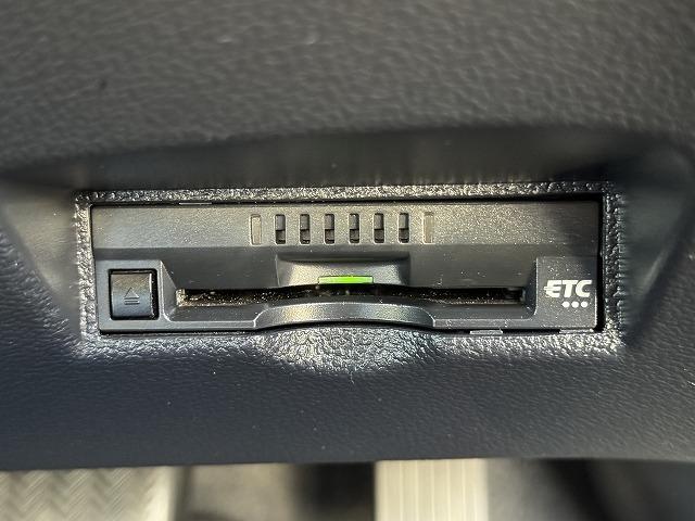 プリウス Sセーフティプラス トヨタセーフティセンス レーダークルーズコントロール 社外ナビTV バックカメラ パーキングアシスト LEDヘッド オートマチックハイビーム クリアランスソナー ステアリングスイッチ 15インチアルミ(16枚目)