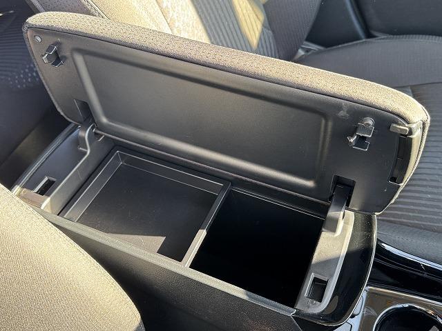 プリウス Sセーフティプラス トヨタセーフティセンス レーダークルーズコントロール 社外ナビTV バックカメラ パーキングアシスト LEDヘッド オートマチックハイビーム クリアランスソナー ステアリングスイッチ 15インチアルミ(51枚目)