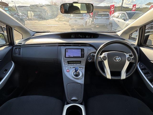 プリウス Ｓ　純正ナビＴＶ　バックカメラ　ステアリングスイッチ　スマートキー　プッシュスタート　ＨＩＤヘッドライト　オートライト　フォグランプ　純正１５インチアルミ　ＣＤ／ＤＶＤ再生　Ｂｌｕｅｔｏｏｔｈ接続　ＥＴＣ（2枚目）