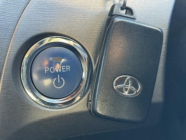 プリウス Ｓ　純正ナビＴＶ　バックカメラ　ステアリングスイッチ　スマートキー　プッシュスタート　ＨＩＤヘッドライト　オートライト　フォグランプ　純正１５インチアルミ　ＣＤ／ＤＶＤ再生　Ｂｌｕｅｔｏｏｔｈ接続　ＥＴＣ（4枚目）