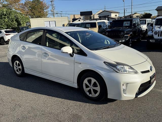 プリウス Ｓ　純正ナビＴＶ　バックカメラ　ステアリングスイッチ　スマートキー　プッシュスタート　ＨＩＤヘッドライト　オートライト　フォグランプ　純正１５インチアルミ　ＣＤ／ＤＶＤ再生　Ｂｌｕｅｔｏｏｔｈ接続　ＥＴＣ（22枚目）