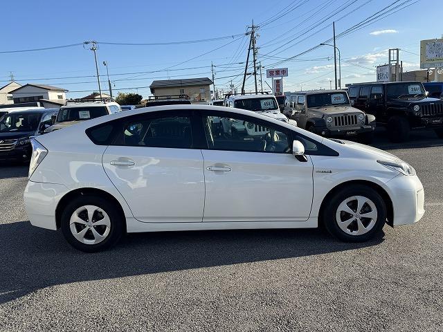 プリウス Ｓ　純正ナビＴＶ　バックカメラ　ステアリングスイッチ　スマートキー　プッシュスタート　ＨＩＤヘッドライト　オートライト　フォグランプ　純正１５インチアルミ　ＣＤ／ＤＶＤ再生　Ｂｌｕｅｔｏｏｔｈ接続　ＥＴＣ（23枚目）