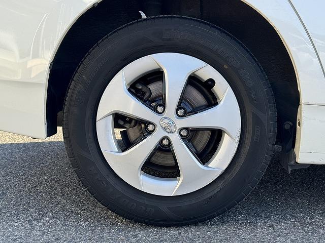 プリウス Ｓ　純正ナビＴＶ　バックカメラ　ステアリングスイッチ　スマートキー　プッシュスタート　ＨＩＤヘッドライト　オートライト　フォグランプ　純正１５インチアルミ　ＣＤ／ＤＶＤ再生　Ｂｌｕｅｔｏｏｔｈ接続　ＥＴＣ（31枚目）