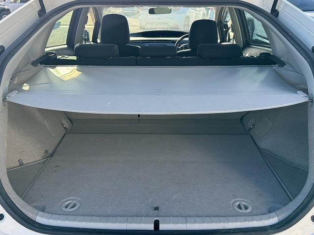 プリウス Ｓ　純正ナビＴＶ　バックカメラ　ステアリングスイッチ　スマートキー　プッシュスタート　ＨＩＤヘッドライト　オートライト　フォグランプ　純正１５インチアルミ　ＣＤ／ＤＶＤ再生　Ｂｌｕｅｔｏｏｔｈ接続　ＥＴＣ（38枚目）