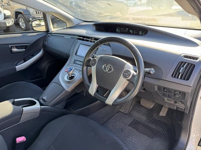 プリウス Ｓ　純正ナビＴＶ　バックカメラ　ステアリングスイッチ　スマートキー　プッシュスタート　ＨＩＤヘッドライト　オートライト　フォグランプ　純正１５インチアルミ　ＣＤ／ＤＶＤ再生　Ｂｌｕｅｔｏｏｔｈ接続　ＥＴＣ（40枚目）