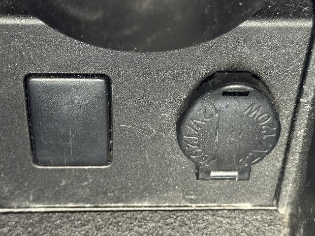 プリウス Ｓ　純正ナビＴＶ　バックカメラ　ステアリングスイッチ　スマートキー　プッシュスタート　ＨＩＤヘッドライト　オートライト　フォグランプ　純正１５インチアルミ　ＣＤ／ＤＶＤ再生　Ｂｌｕｅｔｏｏｔｈ接続　ＥＴＣ（50枚目）