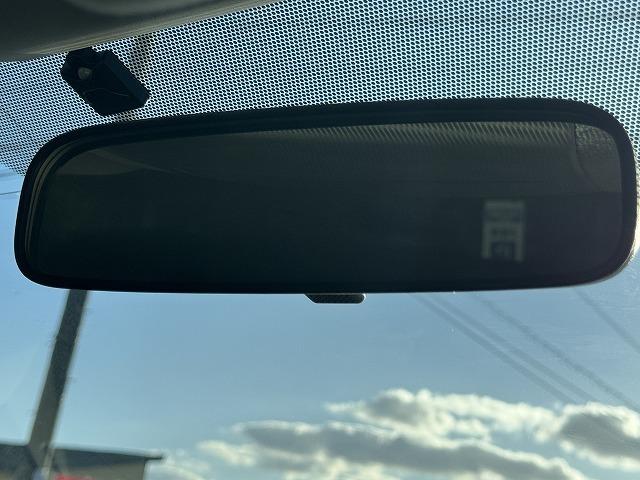 プリウス Ｓ　純正ナビＴＶ　バックカメラ　ステアリングスイッチ　スマートキー　プッシュスタート　ＨＩＤヘッドライト　オートライト　フォグランプ　純正１５インチアルミ　ＣＤ／ＤＶＤ再生　Ｂｌｕｅｔｏｏｔｈ接続　ＥＴＣ（54枚目）