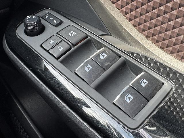 C-HR G LEDエディション TRDフルエアロ 4本出しマフラー 純正9型SDナビTV トヨタセーフティセンス レーダークルーズコントロール クリアランスソナー LEDヘッド 電動パーキング シートヒーター ハーフレザーシート(46枚目)
