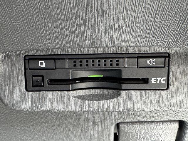 プリウス Sツーリングセレクション モデリスタエアロ クルーズコントロール LEDヘッドライト メモリーナビ バックカメラ ステアリングスイッチ スマートキー ビルドインETC 純正17インチアルミ フォグランプ オートライト(10枚目)