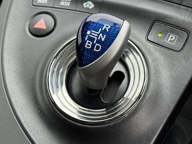 プリウス Sツーリングセレクション モデリスタエアロ クルーズコントロール LEDヘッドライト メモリーナビ バックカメラ ステアリングスイッチ スマートキー ビルドインETC 純正17インチアルミ フォグランプ オートライト(16枚目)