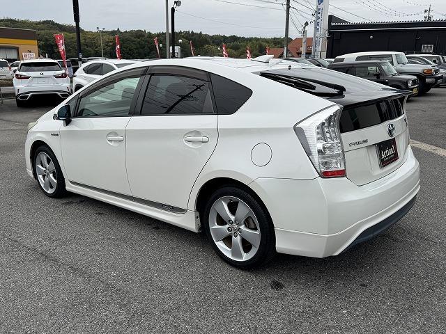 プリウス Sツーリングセレクション モデリスタエアロ クルーズコントロール LEDヘッドライト メモリーナビ バックカメラ ステアリングスイッチ スマートキー ビルドインETC 純正17インチアルミ フォグランプ オートライト(26枚目)