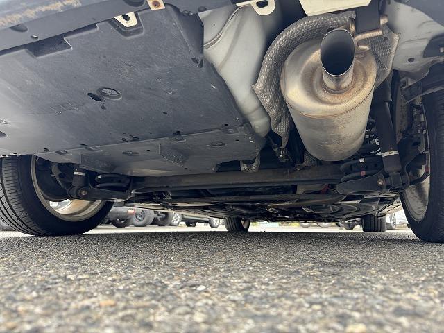 プリウス Sツーリングセレクション モデリスタエアロ クルーズコントロール LEDヘッドライト メモリーナビ バックカメラ ステアリングスイッチ スマートキー ビルドインETC 純正17インチアルミ フォグランプ オートライト(35枚目)