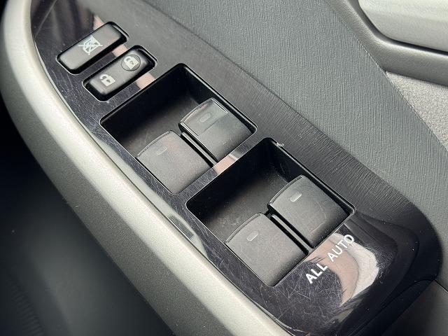 プリウス Sツーリングセレクション モデリスタエアロ クルーズコントロール LEDヘッドライト メモリーナビ バックカメラ ステアリングスイッチ スマートキー ビルドインETC 純正17インチアルミ フォグランプ オートライト(52枚目)