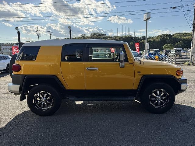 FJクルーザー カラーパッケージ 純正SDナビTV バックカメラ MKW17インチアルミホイール クリアランスソナー ステアリングスイッチ サイドステップ キーレスエントリー 背面タイヤ Bluetooth接続 ミュージックサーバー(23枚目)