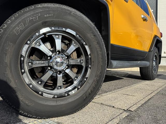 FJクルーザー カラーパッケージ 純正SDナビTV バックカメラ MKW17インチアルミホイール クリアランスソナー ステアリングスイッチ サイドステップ キーレスエントリー 背面タイヤ Bluetooth接続 ミュージックサーバー(28枚目)