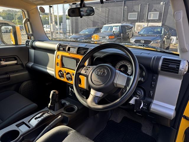 FJクルーザー カラーパッケージ 純正SDナビTV バックカメラ MKW17インチアルミホイール クリアランスソナー ステアリングスイッチ サイドステップ キーレスエントリー 背面タイヤ Bluetooth接続 ミュージックサーバー(42枚目)