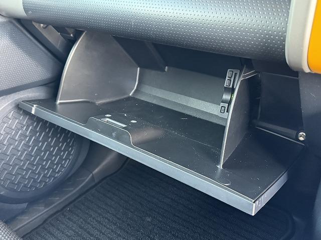 FJクルーザー カラーパッケージ 純正SDナビTV バックカメラ MKW17インチアルミホイール クリアランスソナー ステアリングスイッチ サイドステップ キーレスエントリー 背面タイヤ Bluetooth接続 ミュージックサーバー(58枚目)