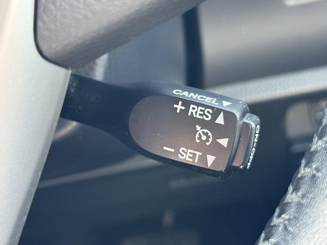 ヴォクシー ハイブリッドV モデリスタエアロ 両側電動スライドドア クルーズコントロール シートヒーター 純正9型ナビTV バックカメラ LEDヘッド 社外15インチアルミ 置くだけ充電 ステアリングスイッチ Bluetooth(5枚目)