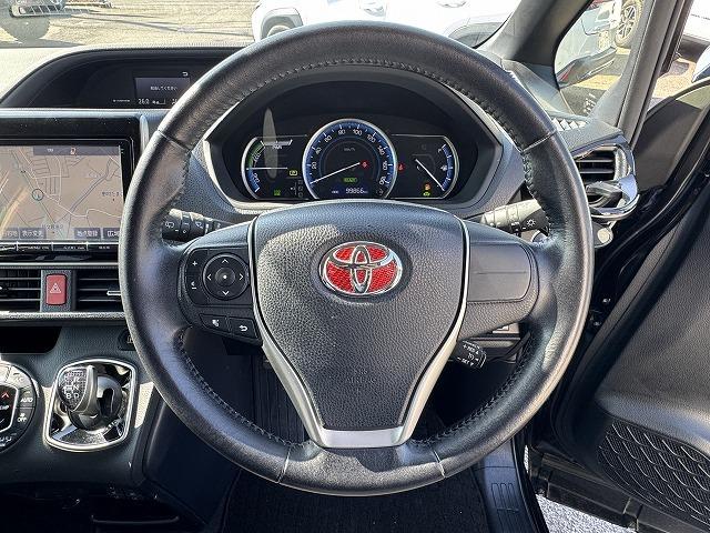 ヴォクシー ハイブリッドV モデリスタエアロ 両側電動スライドドア クルーズコントロール シートヒーター 純正9型ナビTV バックカメラ LEDヘッド 社外15インチアルミ 置くだけ充電 ステアリングスイッチ Bluetooth(13枚目)