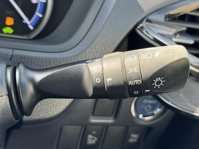 ヴォクシー ハイブリッドV モデリスタエアロ 両側電動スライドドア クルーズコントロール シートヒーター 純正9型ナビTV バックカメラ LEDヘッド 社外15インチアルミ 置くだけ充電 ステアリングスイッチ Bluetooth(14枚目)