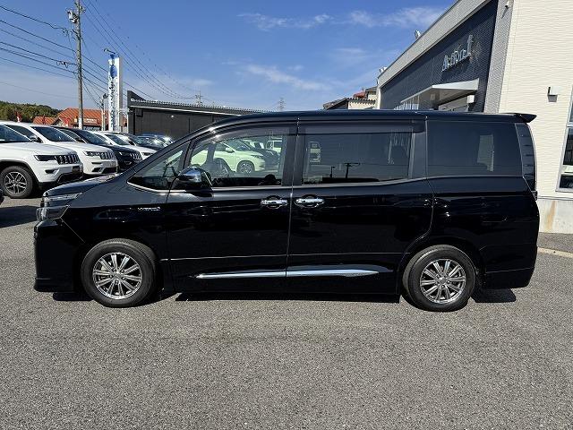 ヴォクシー ハイブリッドV モデリスタエアロ 両側電動スライドドア クルーズコントロール シートヒーター 純正9型ナビTV バックカメラ LEDヘッド 社外15インチアルミ 置くだけ充電 ステアリングスイッチ Bluetooth(27枚目)