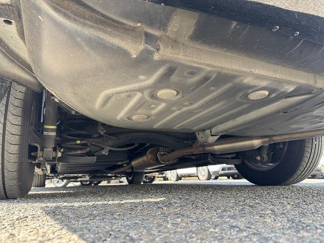 ヴォクシー ハイブリッドV モデリスタエアロ 両側電動スライドドア クルーズコントロール シートヒーター 純正9型ナビTV バックカメラ LEDヘッド 社外15インチアルミ 置くだけ充電 ステアリングスイッチ Bluetooth(33枚目)