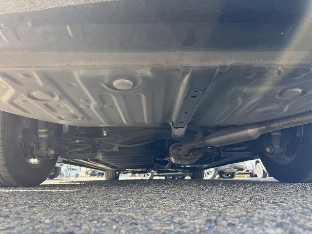 ヴォクシー ハイブリッドV モデリスタエアロ 両側電動スライドドア クルーズコントロール シートヒーター 純正9型ナビTV バックカメラ LEDヘッド 社外15インチアルミ 置くだけ充電 ステアリングスイッチ Bluetooth(34枚目)