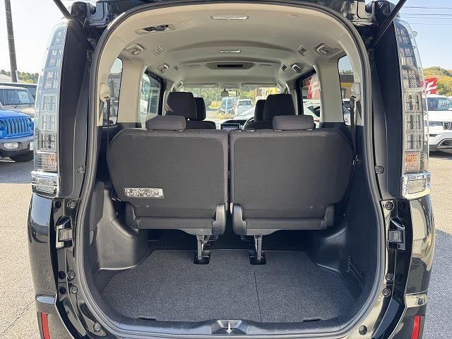 ヴォクシー ハイブリッドV モデリスタエアロ 両側電動スライドドア クルーズコントロール シートヒーター 純正9型ナビTV バックカメラ LEDヘッド 社外15インチアルミ 置くだけ充電 ステアリングスイッチ Bluetooth(43枚目)